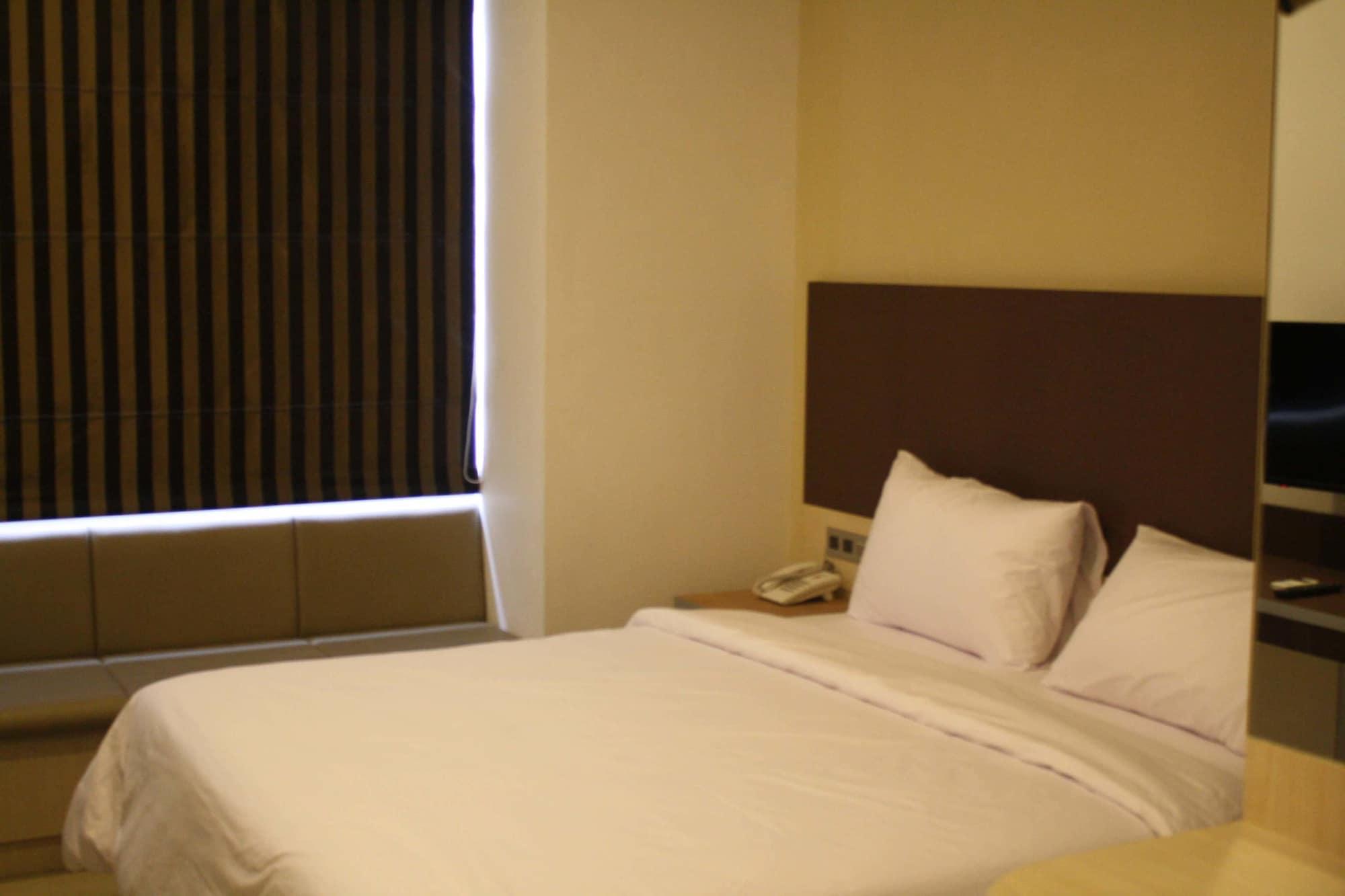 Sparks Odeon Sukabumi, Artotel Curated Buitenkant foto