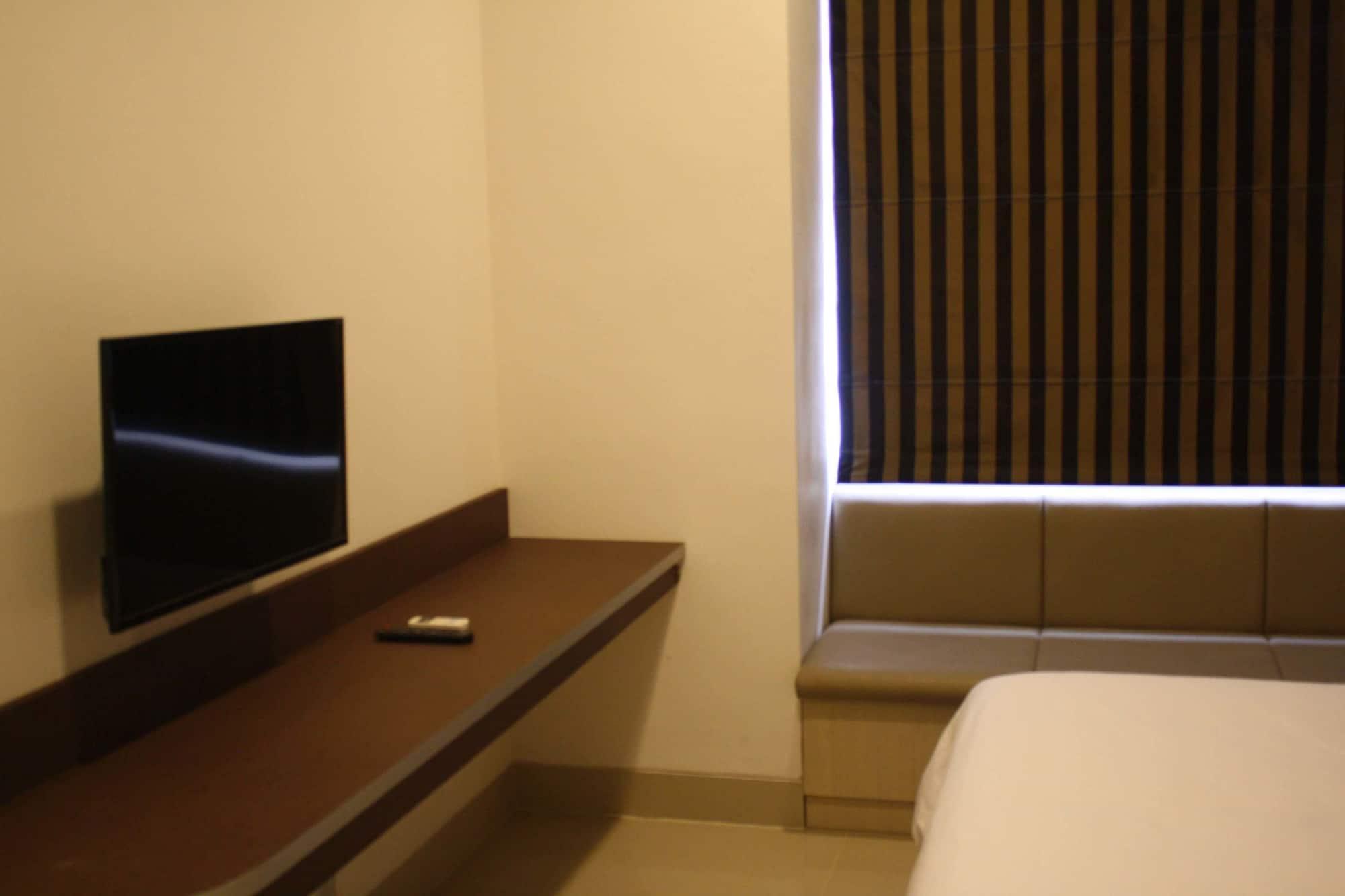 Sparks Odeon Sukabumi, Artotel Curated Buitenkant foto