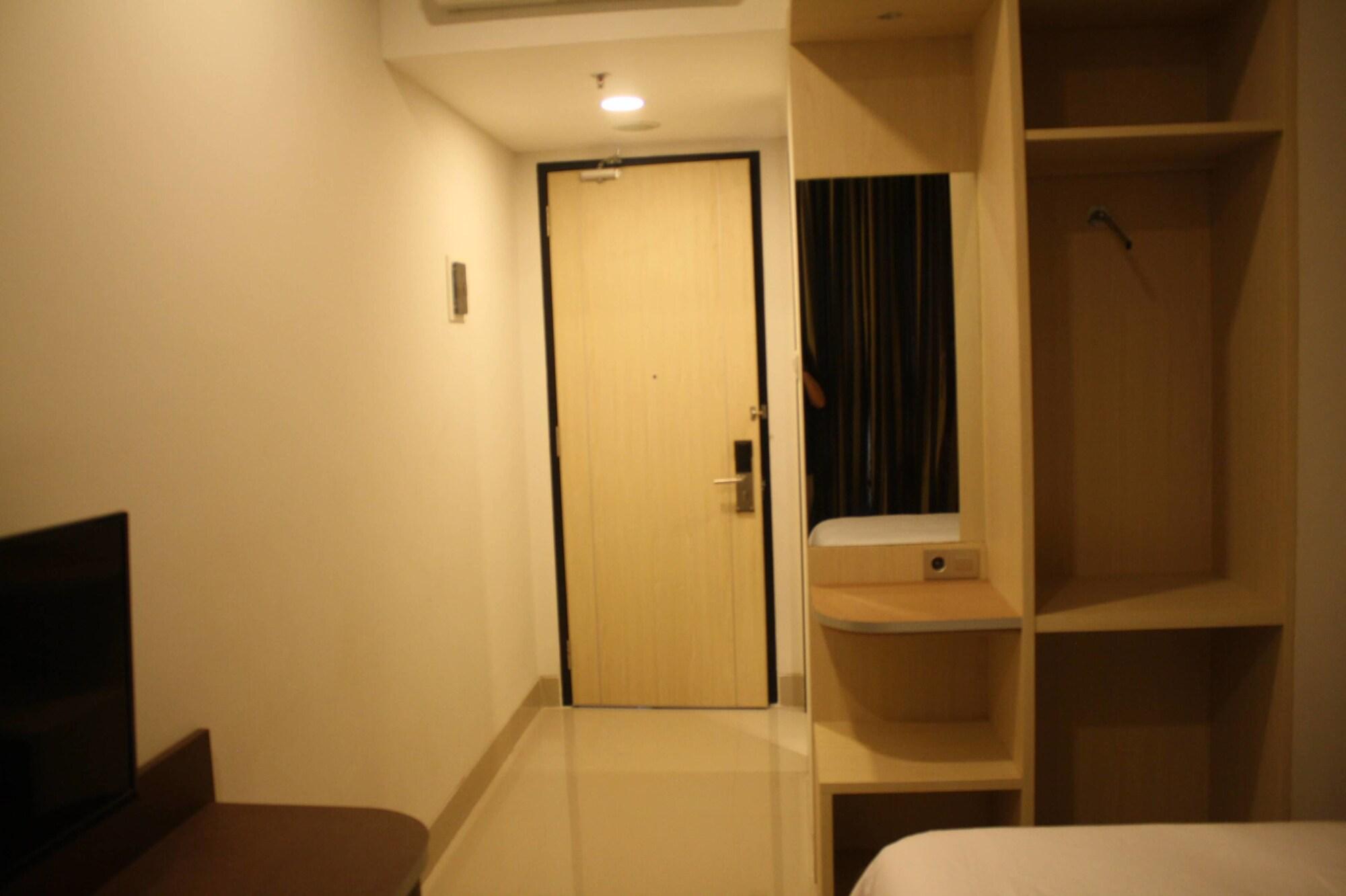 Sparks Odeon Sukabumi, Artotel Curated Buitenkant foto
