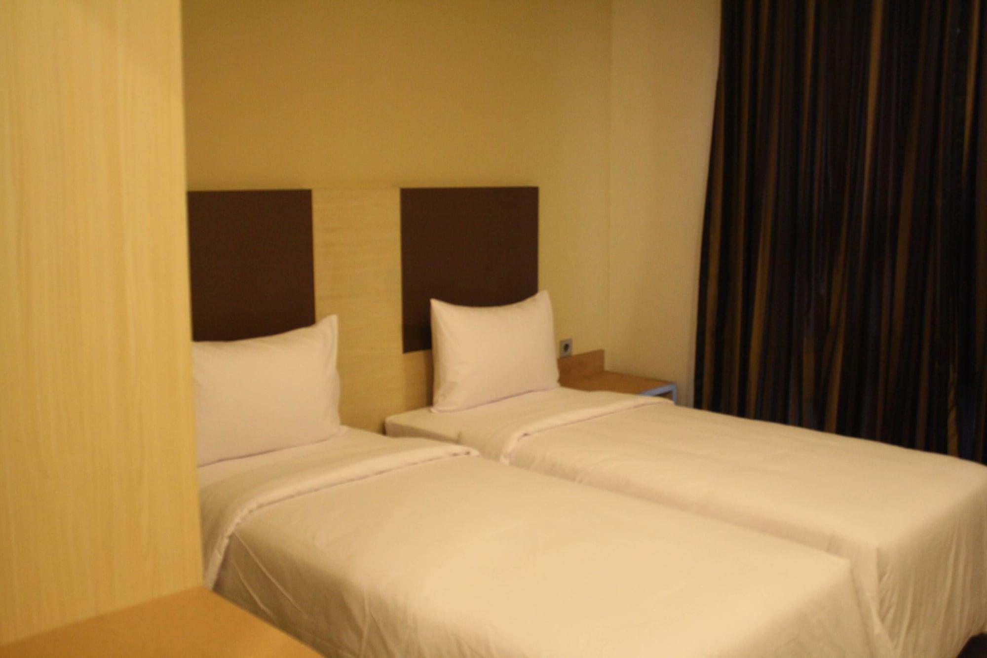 Sparks Odeon Sukabumi, Artotel Curated Buitenkant foto