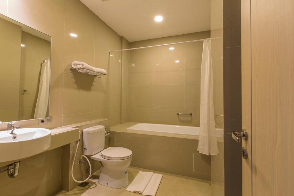Sparks Odeon Sukabumi, Artotel Curated Buitenkant foto