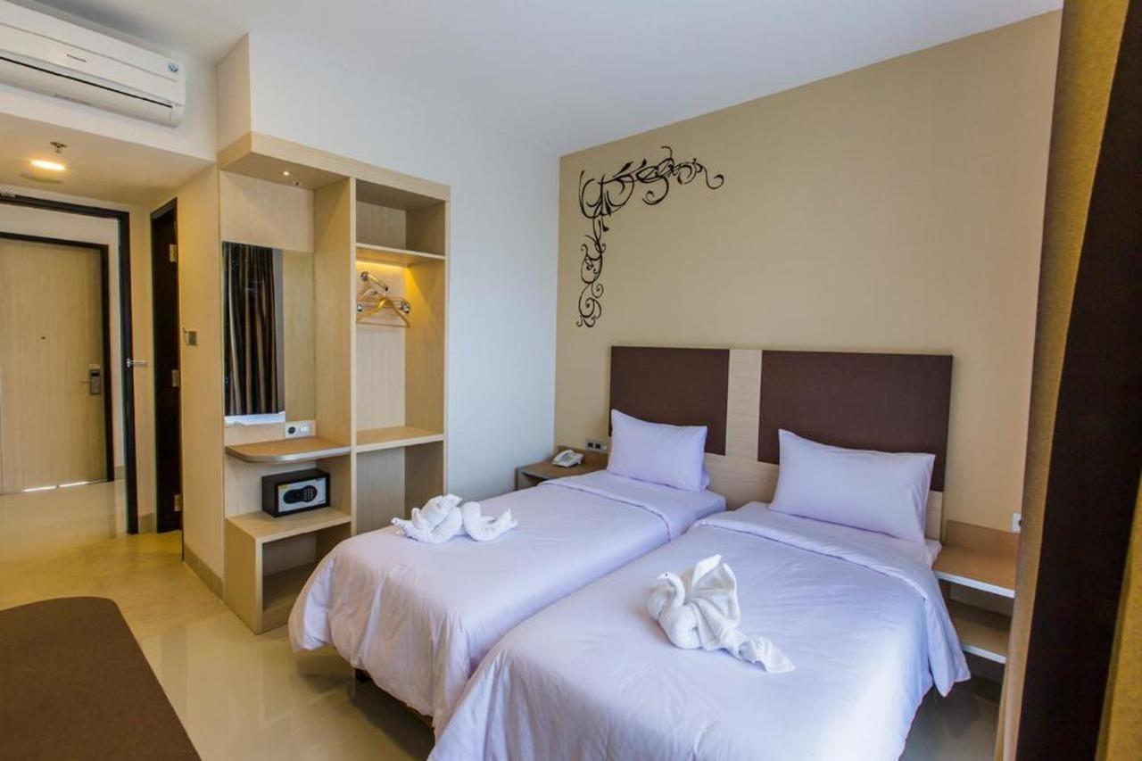 Sparks Odeon Sukabumi, Artotel Curated Buitenkant foto