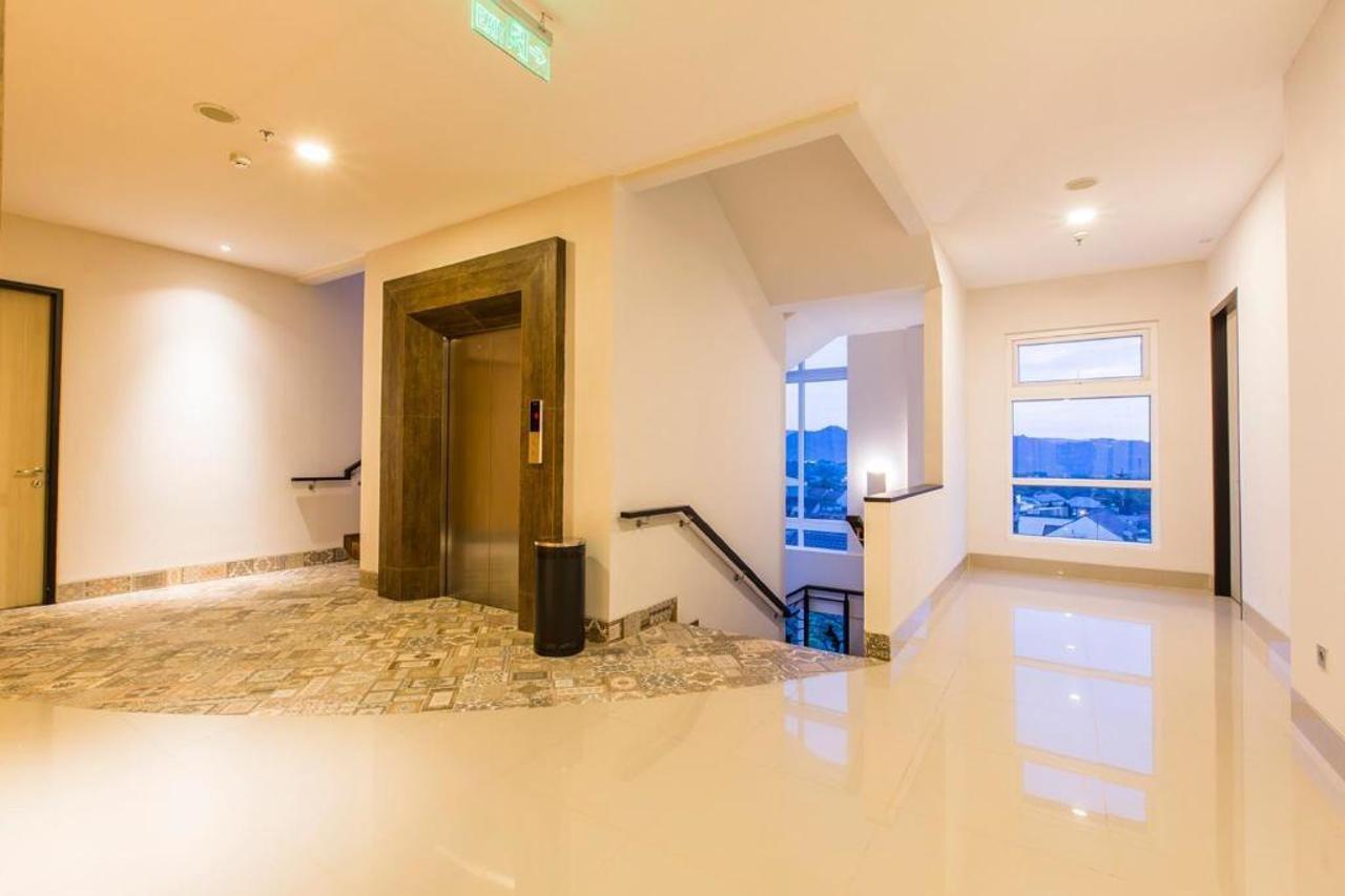 Sparks Odeon Sukabumi, Artotel Curated Buitenkant foto