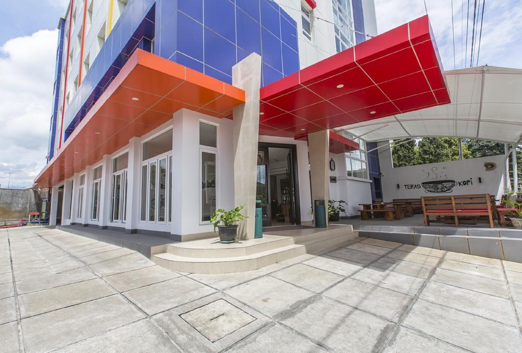 Sparks Odeon Sukabumi, Artotel Curated Buitenkant foto